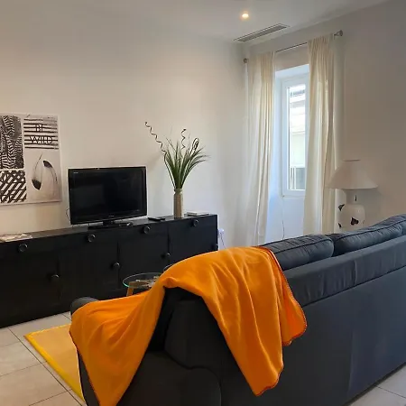 2br In The Zoko Contemporary And Convenient