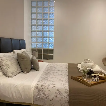 2br In The Zoko Contemporary And Convenient Apartment