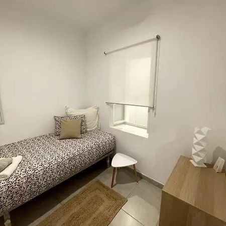 2br In The Zoko Contemporary And Convenient *