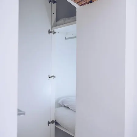 2br In The Zoko Contemporary And Convenient Apartment