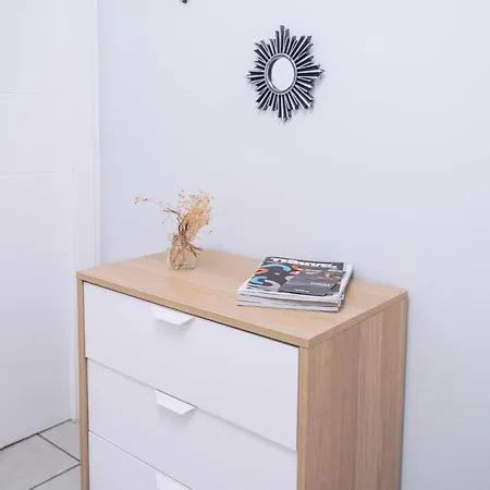 2br In The Zoko Contemporary And Convenient