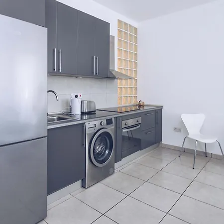 2br In The Zoko Contemporary And Convenient Apartamento *