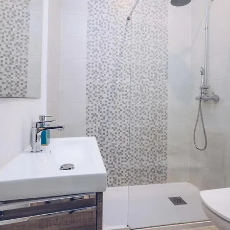2br In The Zoko Contemporary And Convenient * Gibraltar
