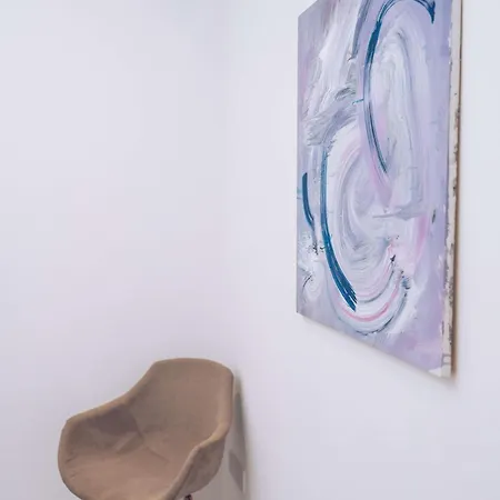 2br In The Zoko Contemporary And Convenient Apartment *